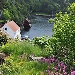 Kleven Havn - Historic Seaside Residence